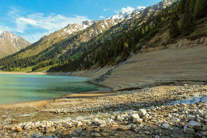 Medeu and Shymbulak + Big Almaty Lake and Falcon show (Private day-tour)