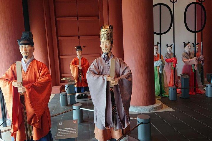 Osaka Castle & Dotonbori Lively One-Day Walking Tour