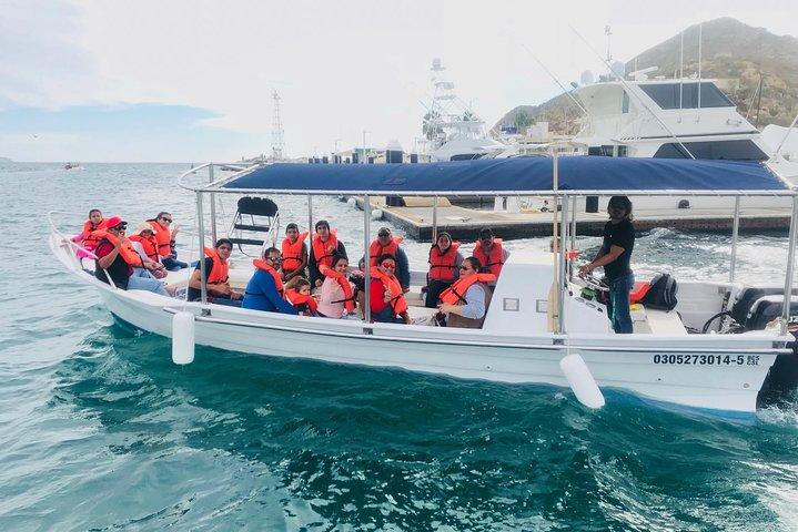 Shared ride to the arch of Cabo San Lucas