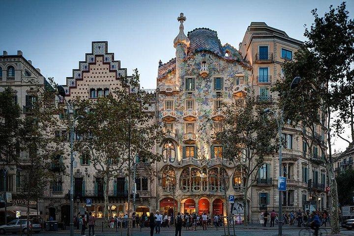 Private Half Day Walking Tour in Barcelona with walking pick up