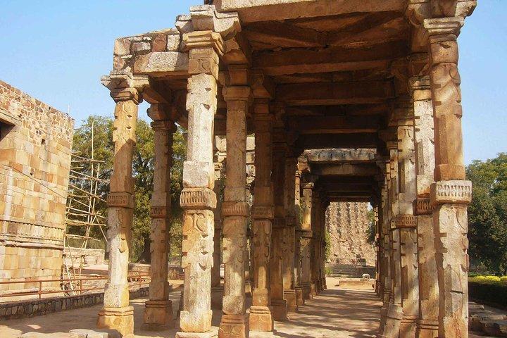 Audio Guided Walking Tour of Qutub Minar & Mehrauli, Delhi
