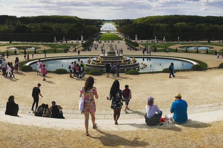 Versailles Palace & Marie-Antoinette's Estate Guided Tour