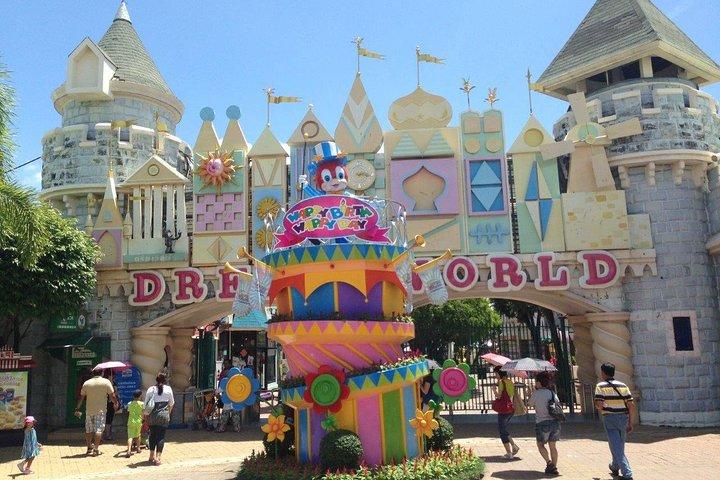Dream World "Super Visa" Ticket with Hotel Pickup and Lunch