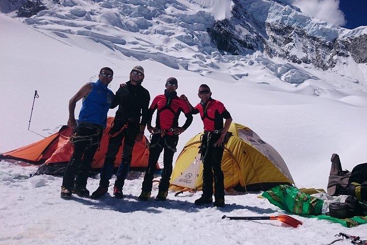 Huascaran 6 Day Mountaineering Adventure
