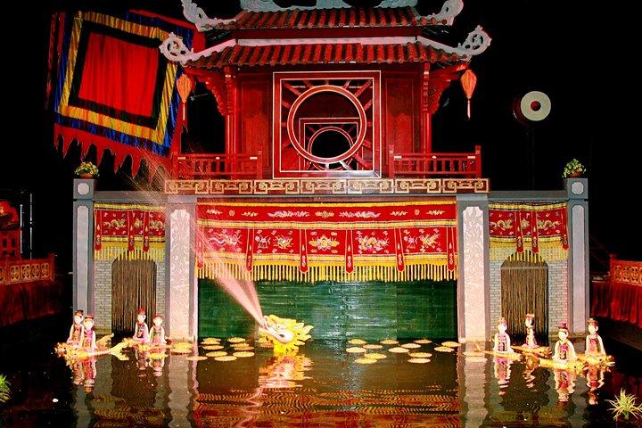 Hanoi Cyclo and Water Puppet Show with Dinner Private Tour