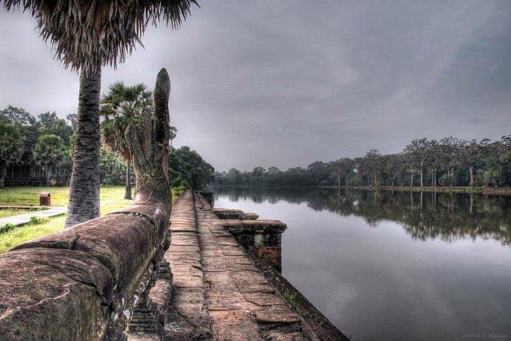Angkor Wat Sunrise Experience – Ultimate 1-Day Guided Temple Tour