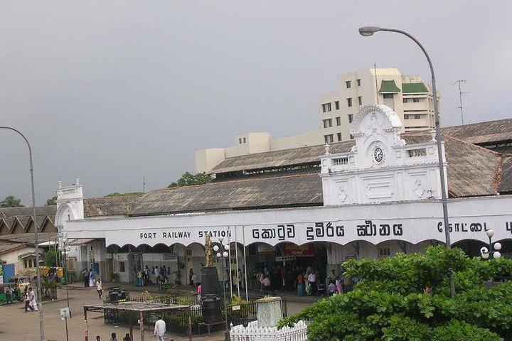 Colombo to Kandy Train Tickets (Reserved Seats)