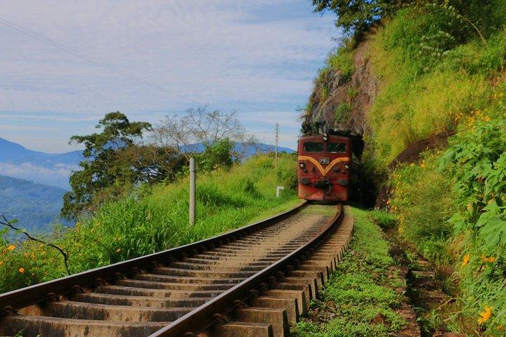 Colombo to Kandy Train Tickets (Reserved Seats)