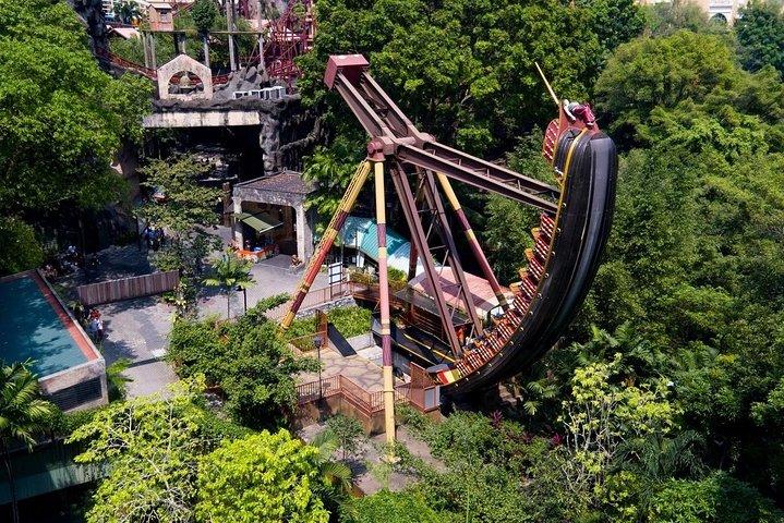 Sunway Lagoon: Admission Ticket & 2-Way Transfer