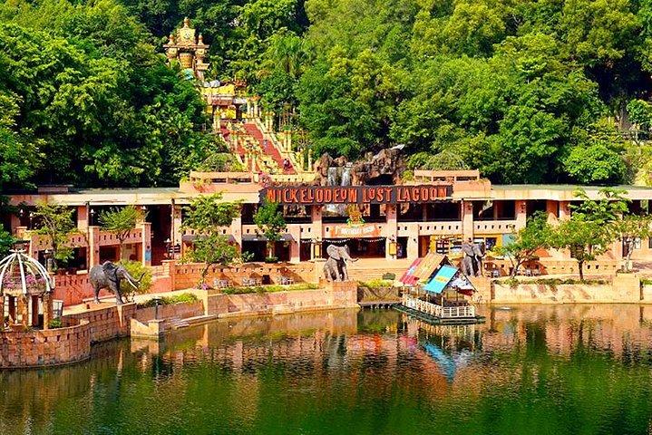 Sunway Lagoon: Admission Ticket & 2-Way Transfer
