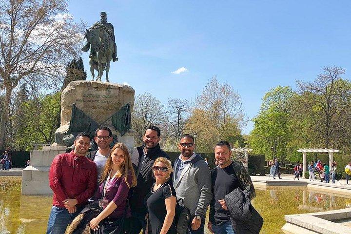 Madrid Royal Palace & Retiro Park Tour with Optional Tapas