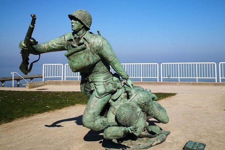 OMAHA Beach - Day trip from Paris to Normandy in a small group (3/7 pax)