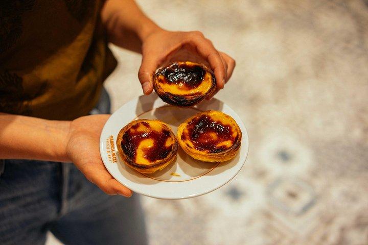 Porto Private Food and Drink Tasting Tour with Local