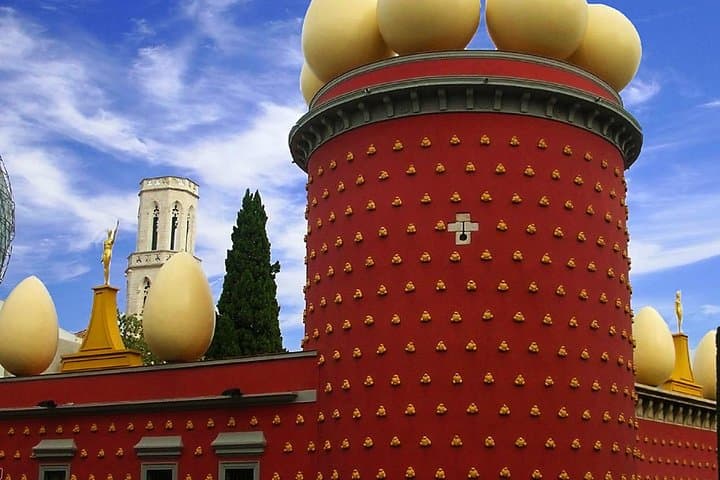 Private tour: Dali Museum and Girona from Barcelona