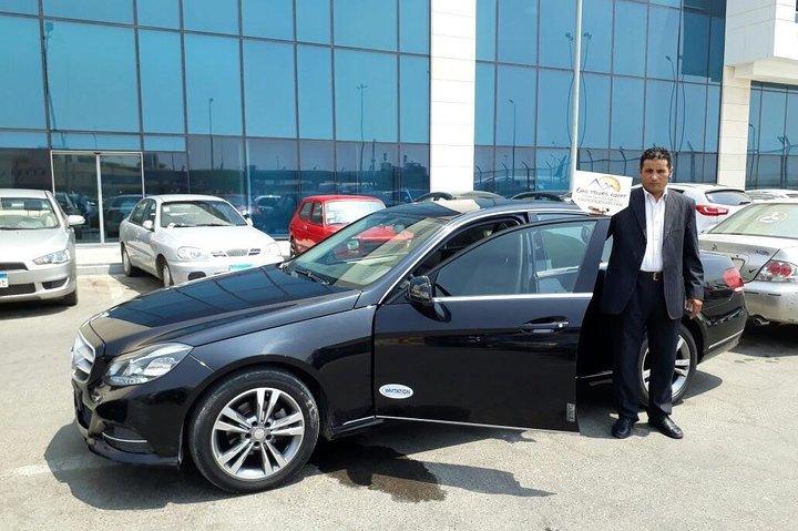 Pickup transfer from Cairo airport to downtown hotel