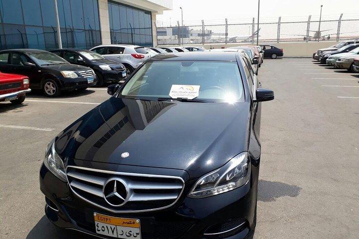 Pickup transfer from Cairo airport to downtown hotel