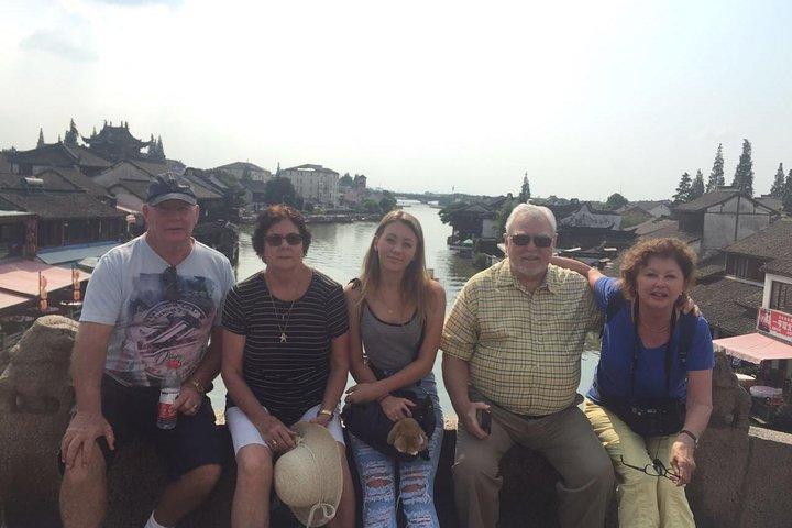 Shanghai Zhujiajiao water town,Yugarden&Bund one day tour