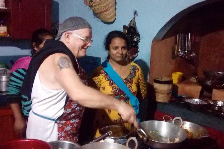 Tea Plantation Safari by Tuk Tuk & Cooking with Local Family Home