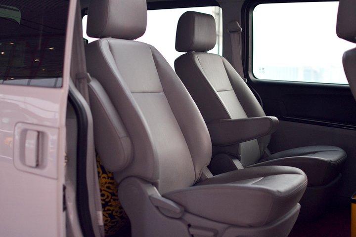 Private Transfer: Chongqing Jiangbei Airport (CKG) to Chaotianmen Cruise Pier