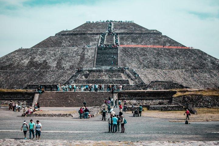 Pyramids of Teotihuacan, Guadalupe Shrine & Tlatelolco Tour