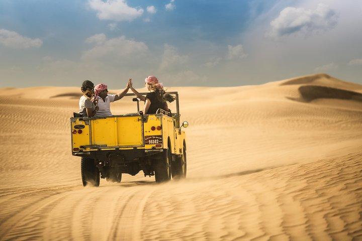 Dubai: Heritage Safari in Private Vintage Land Rover with dinner