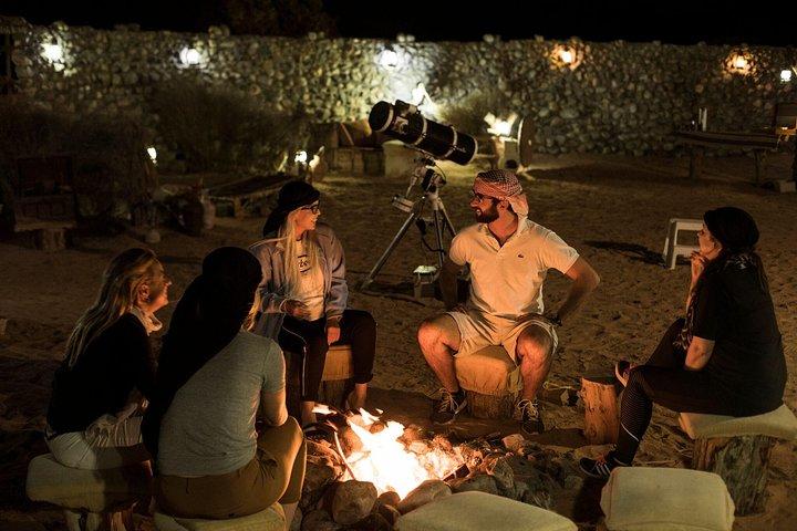 Dubai: Private Night Vintage Land Rover Safari and Astronomy