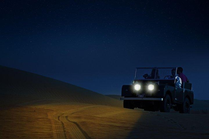 Dubai: Private Night Vintage Land Rover Safari and Astronomy