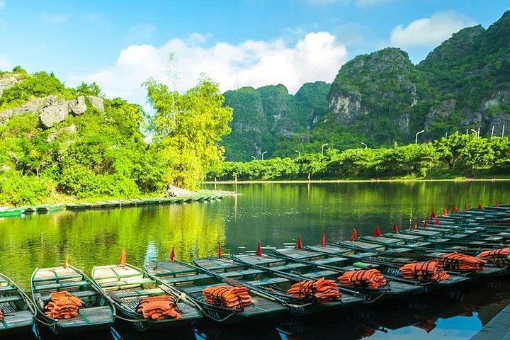 Ninh Binh Full Day Tour: Bai Dinh Pagoda - Trang An - Mua Cave