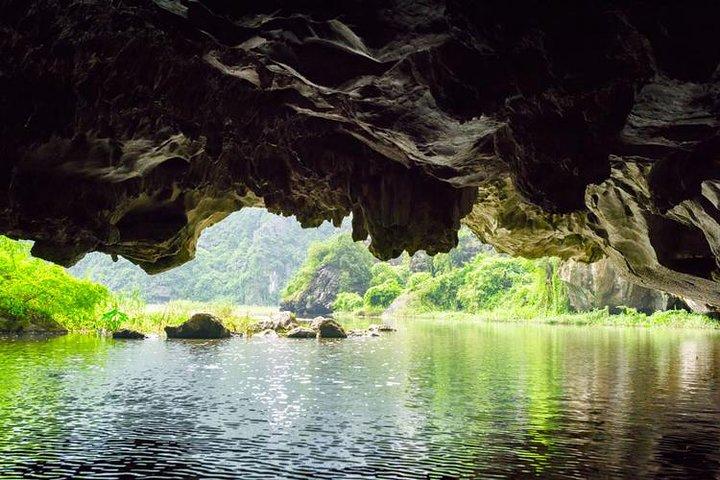 Private Day Tour Hoa Lu, Tam Coc, Mua Cave By Limousine Transfers
