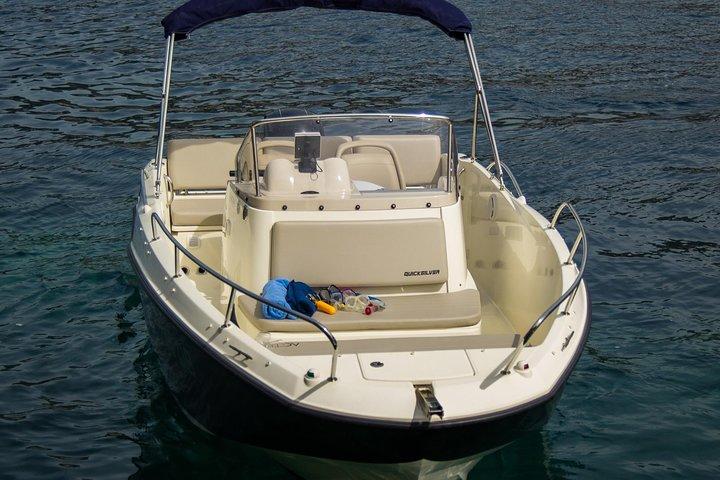 8h from Dubrovnik to the Elafiti islands with Quicksilver 675 boat
