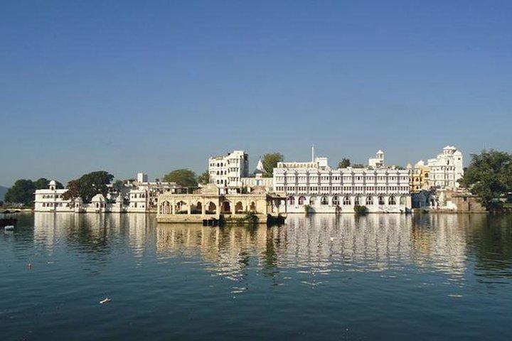 Private Day Tour: Udaipur to Sajjangarh fort (Monsoon Palace)