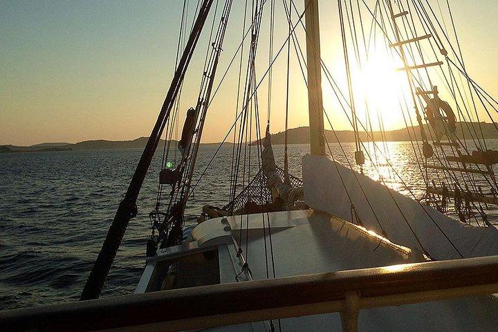 Shared Cruise from Mykonos to Ancient Delos & Rhenia island