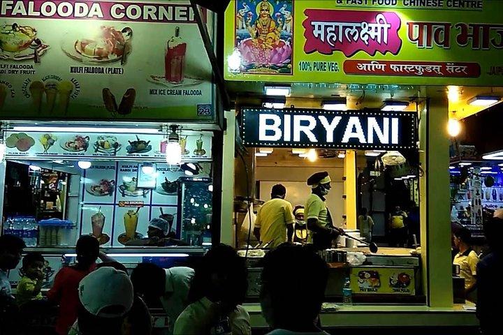 Mumbai Local with Street Food Tour in Private Vehicle