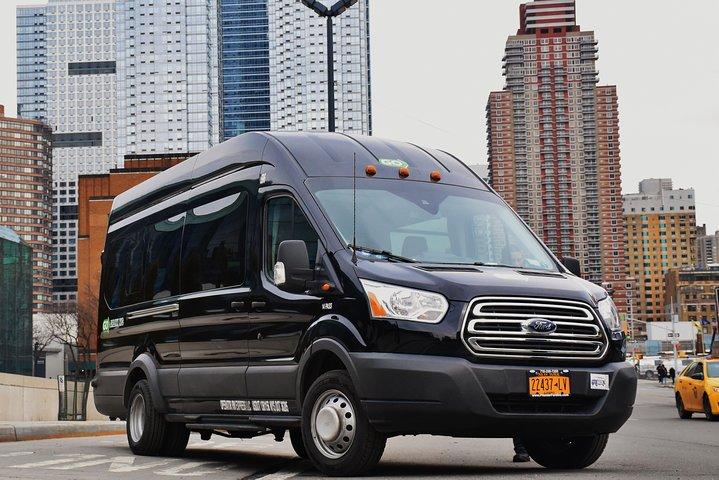 Manhattan to JFK: One Way Shared Departure Transfer