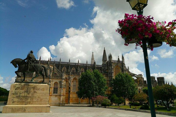 Batalha, Alcobaça, Óbidos, Fátima & Nazaré Private Tour