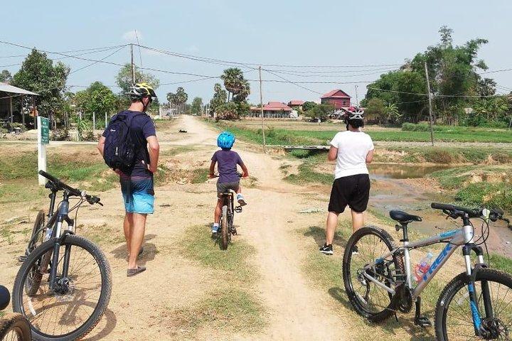Angkor Wat and Angkor Thom Cycling Tour
