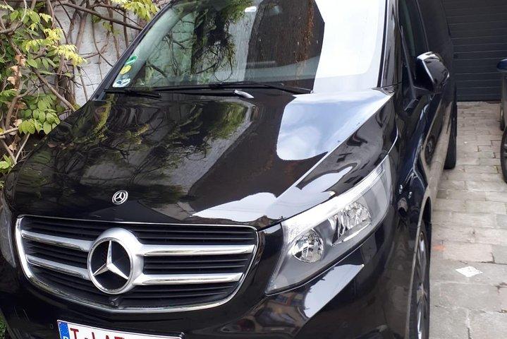 Luxury Minivan from Brussels airport to the city of Brussels