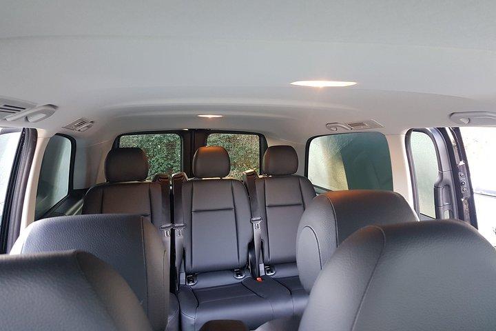 Luxury Minivan from Brussels airport to the city of Brussels