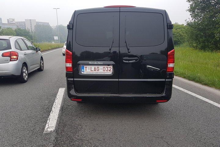 Luxury Minivan from Brussels airport to the city of Antwerp