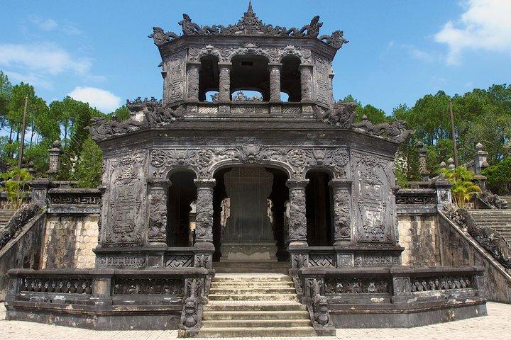 Hue: 3 Tombs + Pagoda with Knowledgeable ES Driver