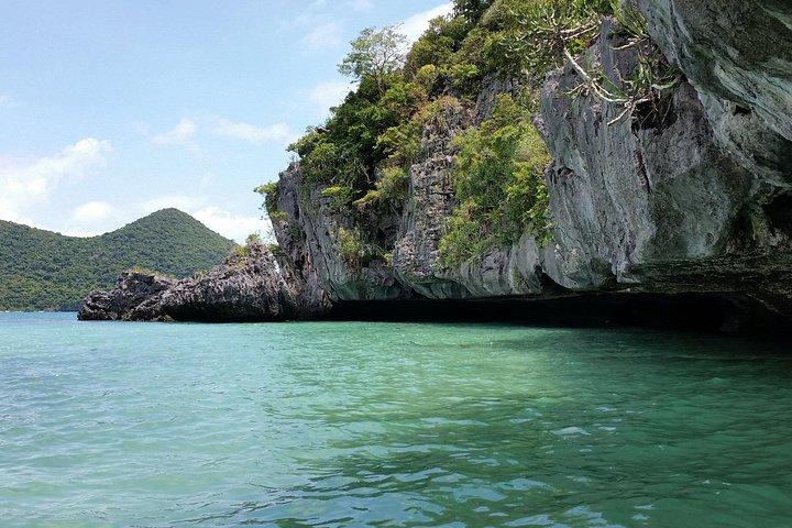 Amazing Ang Thong Marine Park Day Trip by Boat from Koh Samui
