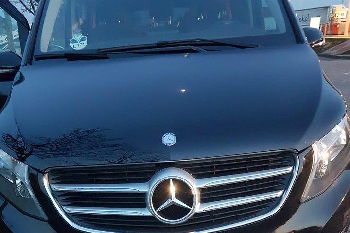 Luxury Minivan from Brussels airport to the city of Bruges