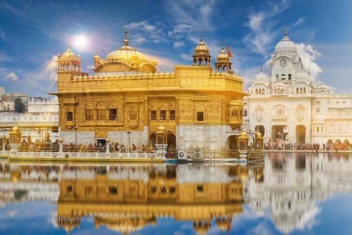 1-Day Trip to Golden Temple,Amritsar from Delhi with Both side Commercial Flight