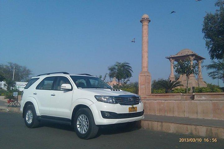 Private Transfer from Delhi to Jaipur