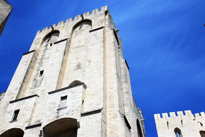 Avignon Châteauneuf-du-Pape Palace of the Popes & Legendary Wines
