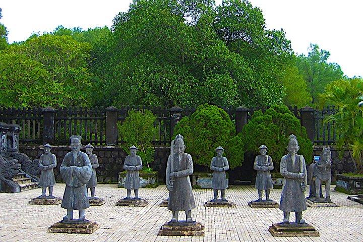 Hue private guided tour to royal Tombs and Thien Mu Pagoda