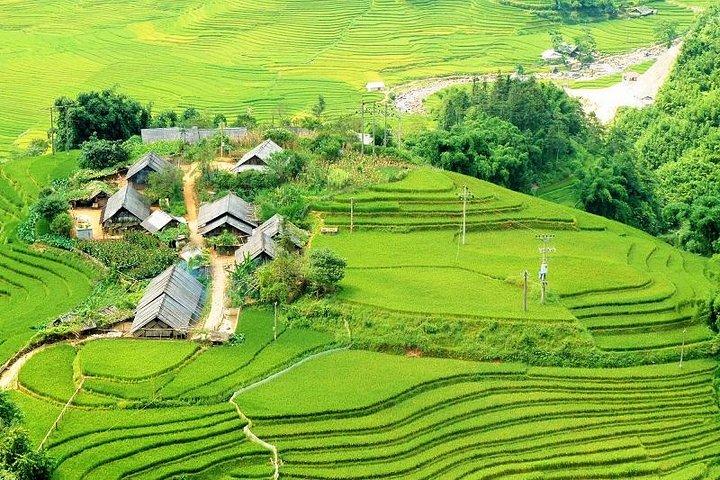 Sapa 2 Day Tour By Bus from Hanoi: Trekking, Homestay, Expressway