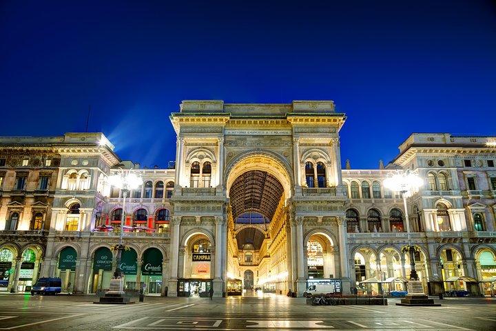 Milan Customizable Private Night Tour with Drinks