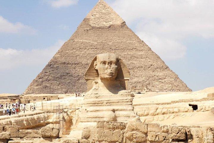 Half Day Guided Tour to Giza Pyramids and Sphinx