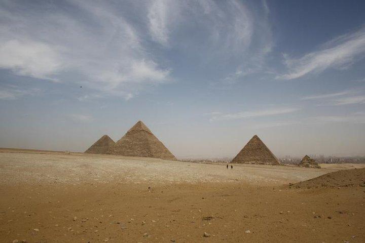 Half Day Guided Tour to Giza Pyramids and Sphinx